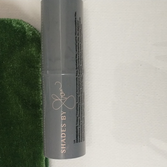 Cosmetic bundle w/Shades by Shan lipstick, Smashbox primer, pixi by Petra powder - Picture 2 of 6